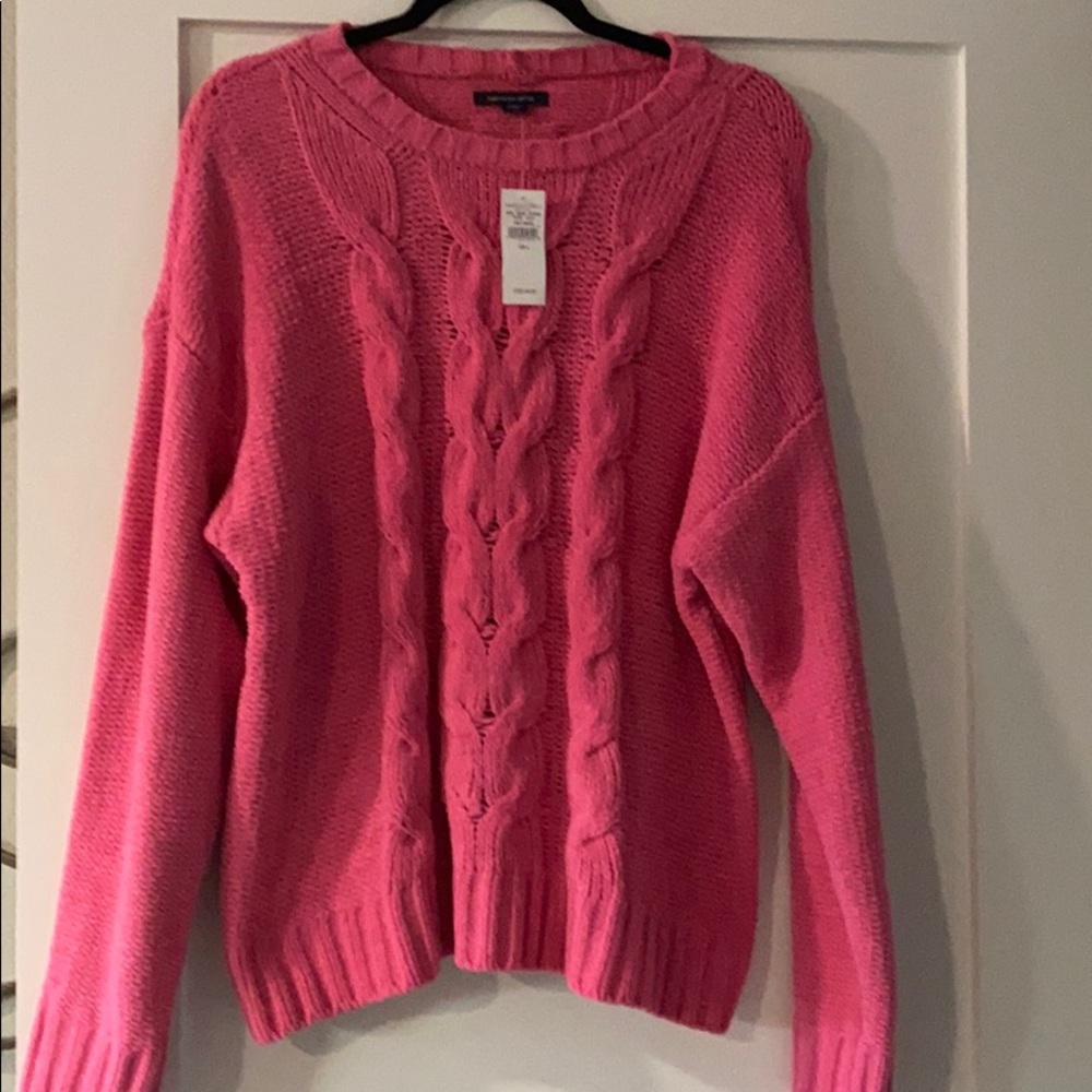 Beautiful pink American Eagle Sweater